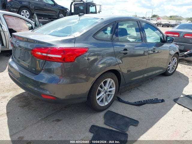 Ford FOCUS SE 2018 1FADP3F21JL268214 Image 4