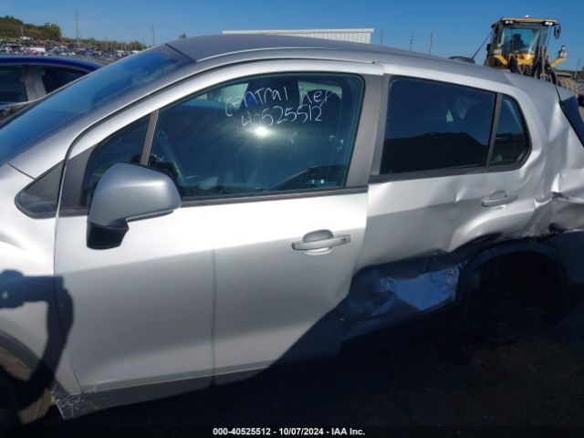 KL7CJKSBXJB710398 Chevrolet TRAX LS