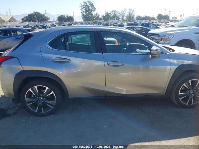 JTHX3JBH7M2042463 Lexus UX 200