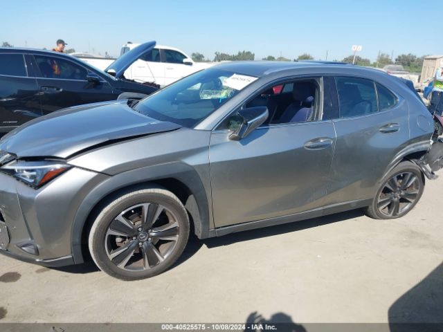 JTHX3JBH7M2042463 Lexus UX 200