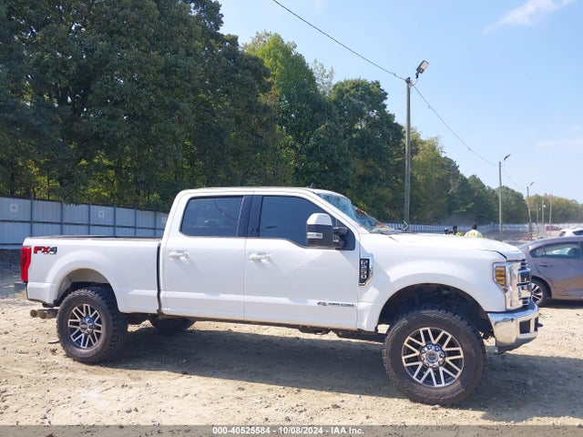 1FT7W2BT0KEE18029 Ford F-250 Lariat