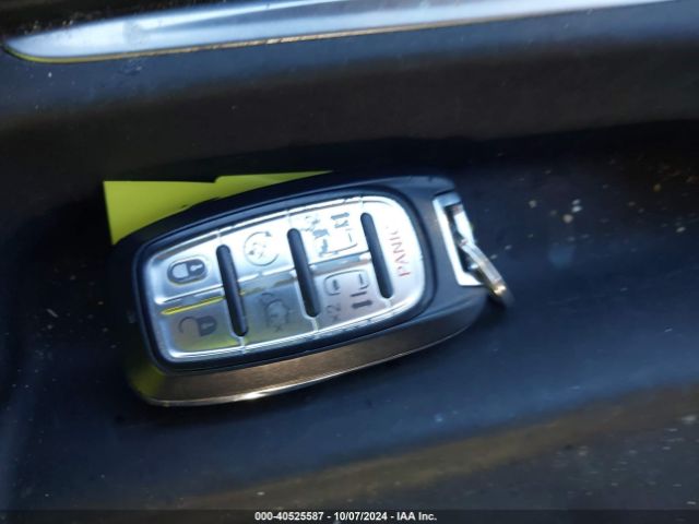 2C4RC1BG8HR540261 Chrysler Pacifica Touring-l