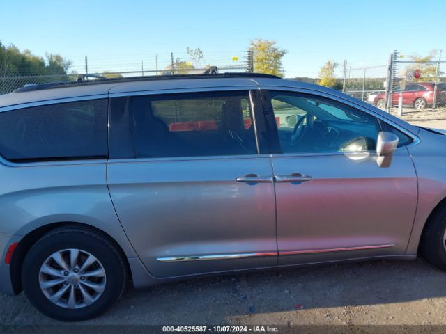 2C4RC1BG8HR540261 Chrysler Pacifica Touring-l