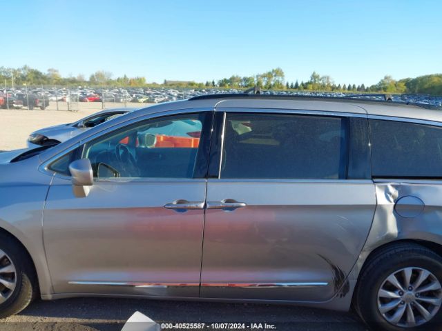 2C4RC1BG8HR540261 Chrysler Pacifica Touring-l