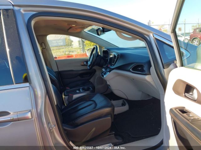 2C4RC1BG8HR540261 Chrysler Pacifica Touring-l