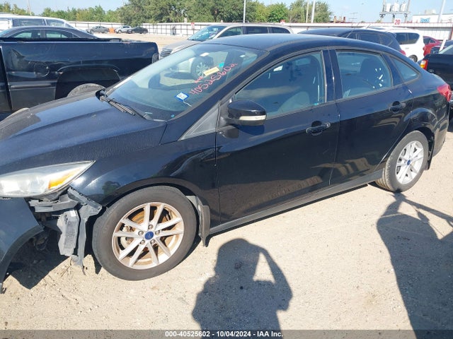 Ford FOCUS SE 2017 1FADP3F25HL322172 Image 14