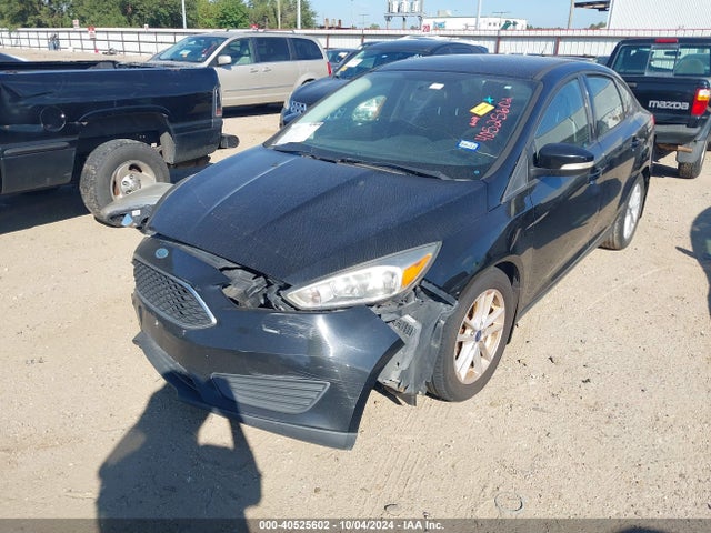 Ford FOCUS SE 2017 1FADP3F25HL322172 Image 2