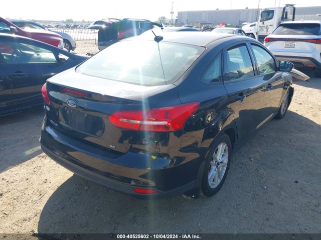 Ford FOCUS SE 2017 1FADP3F25HL322172 Image 4