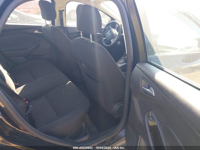 Ford FOCUS SE 2017 1FADP3F25HL322172 Image 8