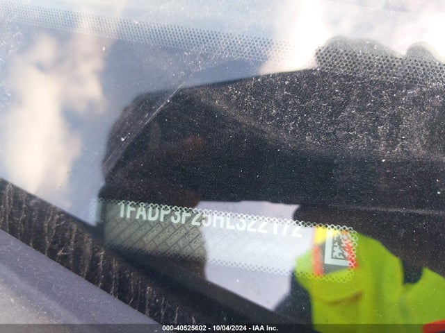 Ford FOCUS SE 2017 1FADP3F25HL322172 Image 9
