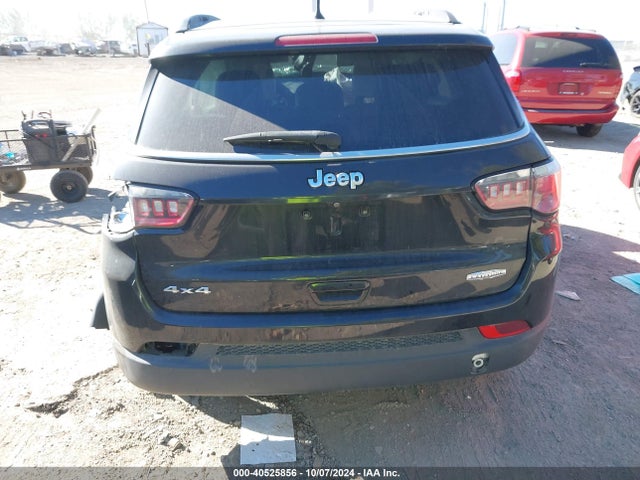 Jeep Compass Latitude 4x4 2018 3C4NJDBB5JT161313 Image 16