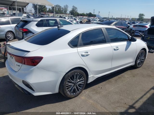 3KPF54AD1PE615405 KIA Forte Gt-line