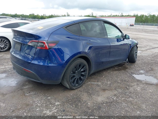 2021 TESLA MODEL Y 5YJYGDEE4MF243120 Photo 3
