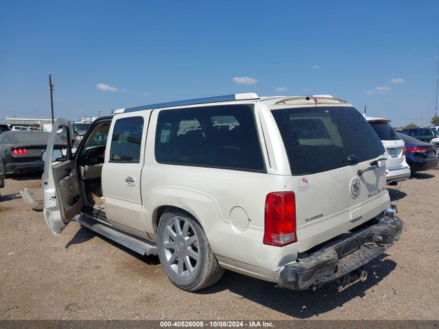 2005 CADILLAC ESCALADE ESV 3GYFK66N05G269302 Photo 2