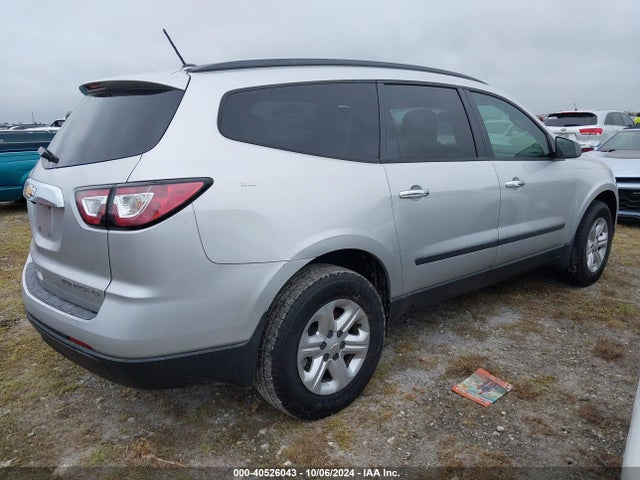Chevrolet Traverse Ls 2015 1GNKRFKD2FJ223569 Image 4
