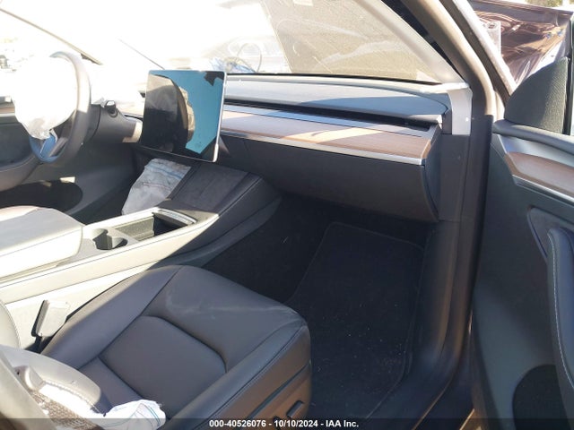 2023 TESLA MODEL Y 7SAYGDEEXPF766262 Photo 4