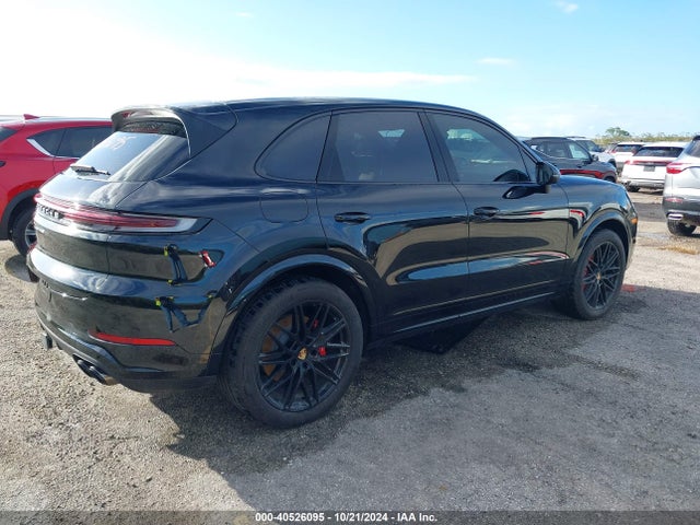 2024 PORSCHE CAYENNE WP1AL2AY7RDA33299 Photo 3