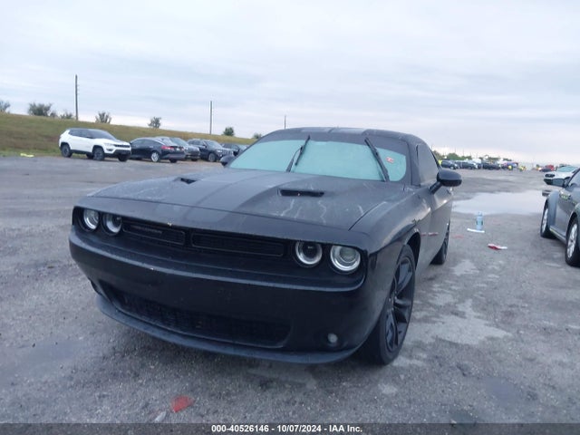 Dodge Challenger Sxt 2017 2C3CDZAG6HH633986 Image 2