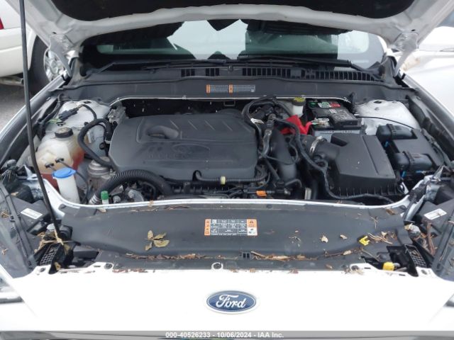 3FA6P0HD0JR185588 Ford FUSION SE