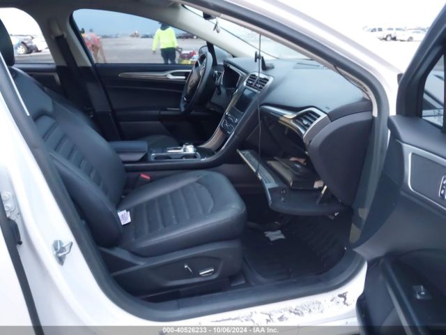 3FA6P0HD0JR185588 Ford FUSION SE