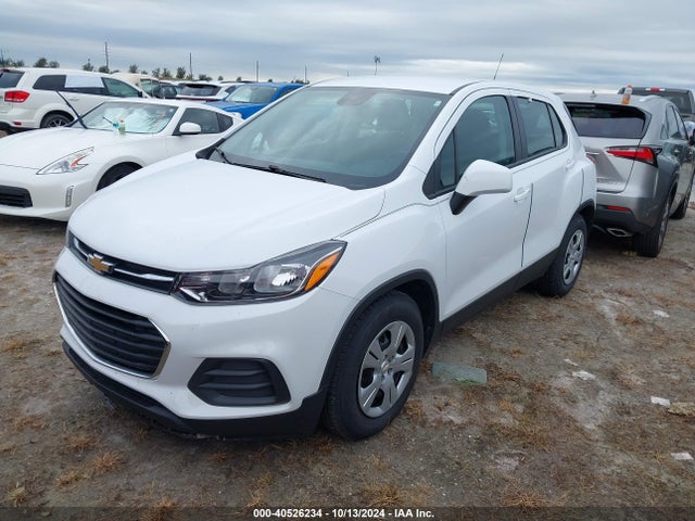 Chevrolet TRAX LS 2017 KL7CJKSB1HB187119 Image 2