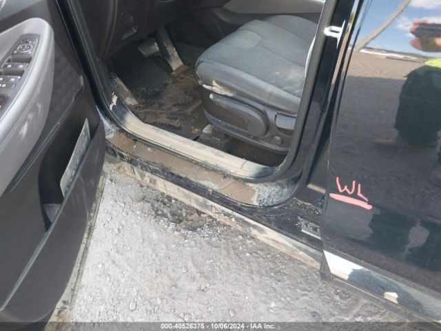 5NMS23AD4KH032975 Hyundai Santa Fe Se