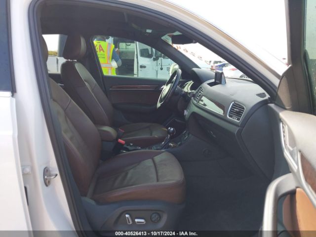 WA1GCCFS0HR002252 Audi Q3 2.0t Premium