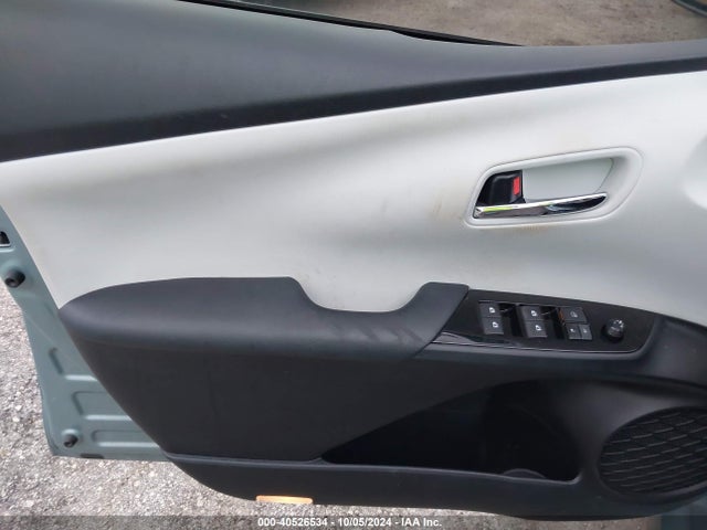 Toyota Prius Two 2016 JTDKBRFU1G3013334 Image 6