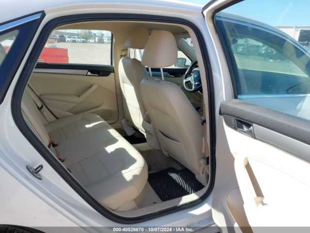 1VWAT7A3XEC022376 Volkswagen Passat 1.8t Wolfsburg Edition