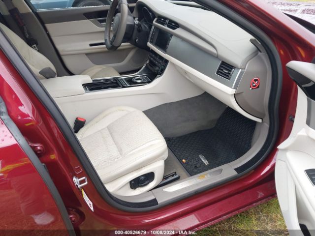 SAJBK4BV0HCY35207 Jaguar Xf 35t Prestige