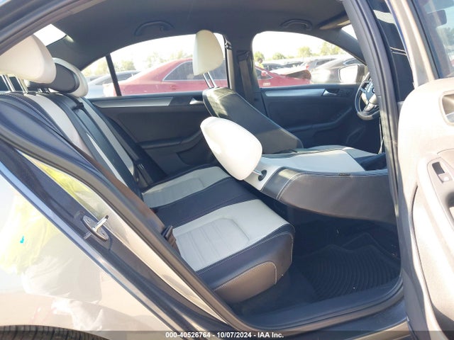 3VWD17AJ7GM276047 Volkswagen Jetta 1.8t Sport
