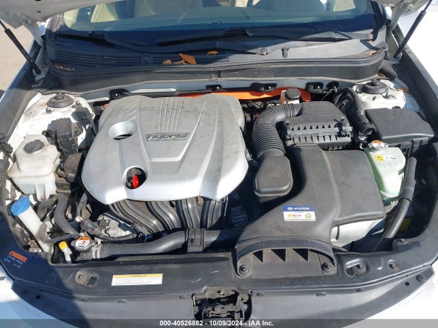 Hyundai SONATA HYBRID 2015 KMHEC4A47FA130927 Image 10