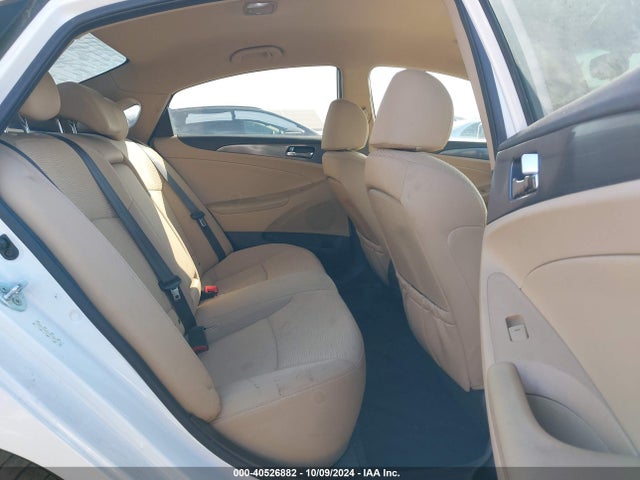Hyundai SONATA HYBRID 2015 KMHEC4A47FA130927 Image 8