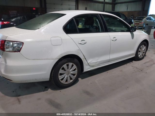 3VW2K7AJ5EM323173 Volkswagen Jetta 2.0l S