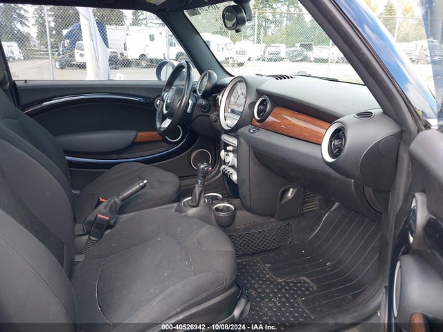 2010 MINI COOPER S WMWMF7C5XATZ72461 Photo 4