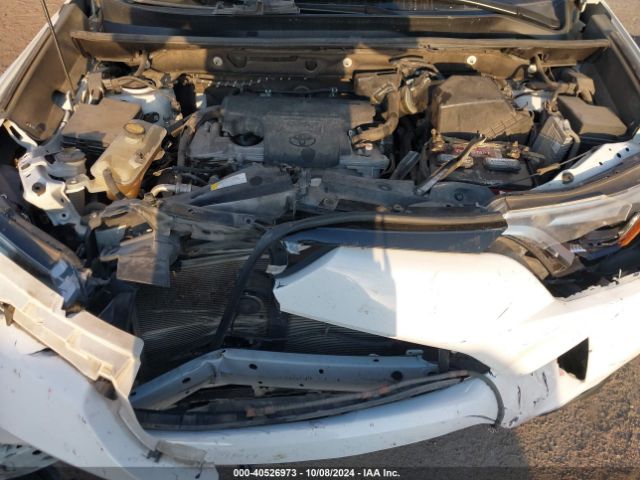 2T3NFREV0HW397438 Toyota RAV4 SE