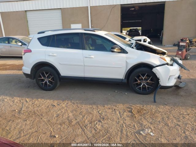 2T3NFREV0HW397438 Toyota RAV4 SE