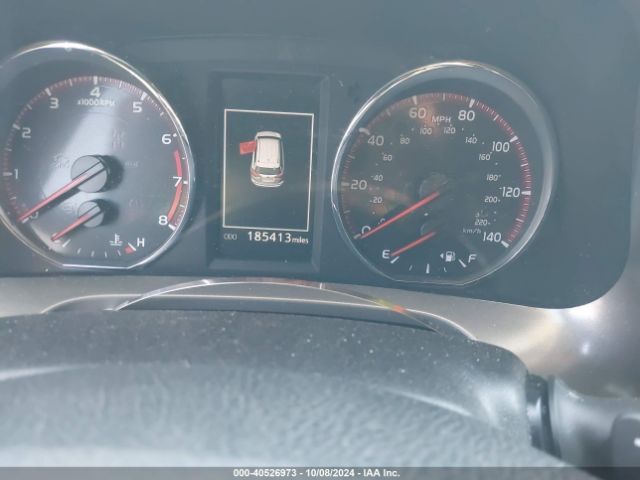 2T3NFREV0HW397438 Toyota RAV4 SE
