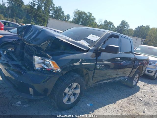 1C6RR7KG7JS102196 RAM 1500 Express  4x4 5'7 Box