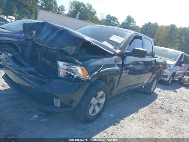 1C6RR7KG7JS102196 RAM 1500 Express  4x4 5'7 Box