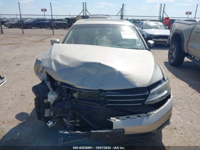3VWLA7AJXFM295315 Volkswagen Jetta 2.0l Tdi Se