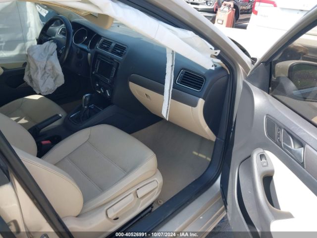 3VWLA7AJXFM295315 Volkswagen Jetta 2.0l Tdi Se