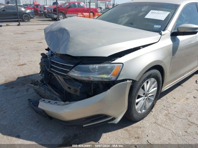 3VWLA7AJXFM295315 Volkswagen Jetta 2.0l Tdi Se