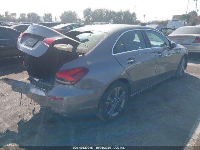 W1K3G4EB8LJ204432 Mercedes-Benz A 220