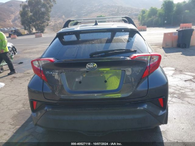 NMTKHMBX0MR137606 Toyota C-HR LE