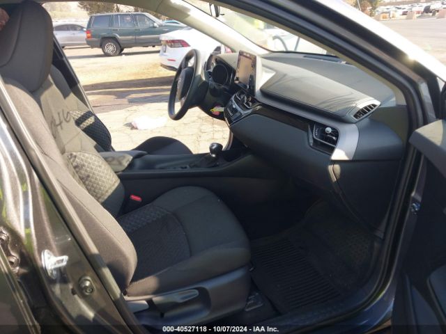 NMTKHMBX0MR137606 Toyota C-HR LE