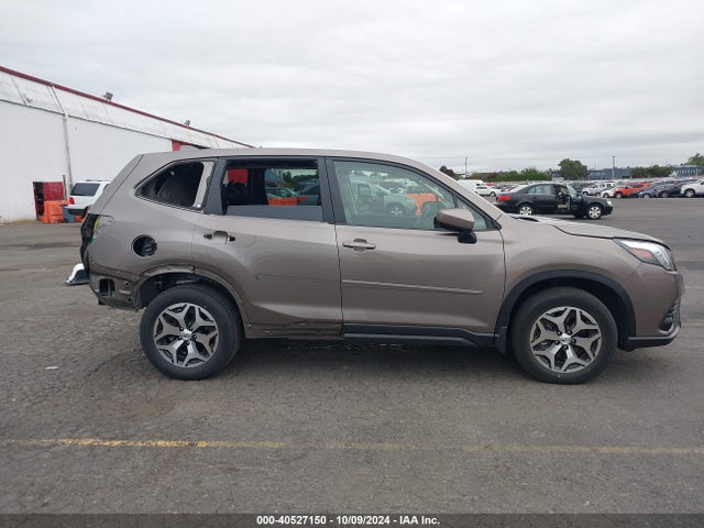 JF2SKAEC1NH494407 Subaru Forester Premium