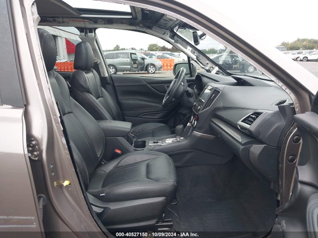 JF2SKAEC1NH494407 Subaru Forester Premium