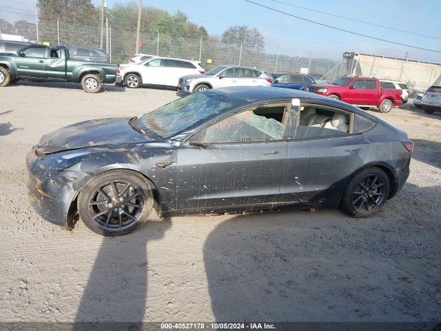 Tesla Model 3 Long Range Dual Motor All-wheel Drive 2022 5YJ3E1EB8NF203743 Image 13