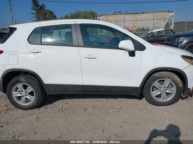 Chevrolet TRAX LS 2019 3GNCJNSB8KL255305 Image 13